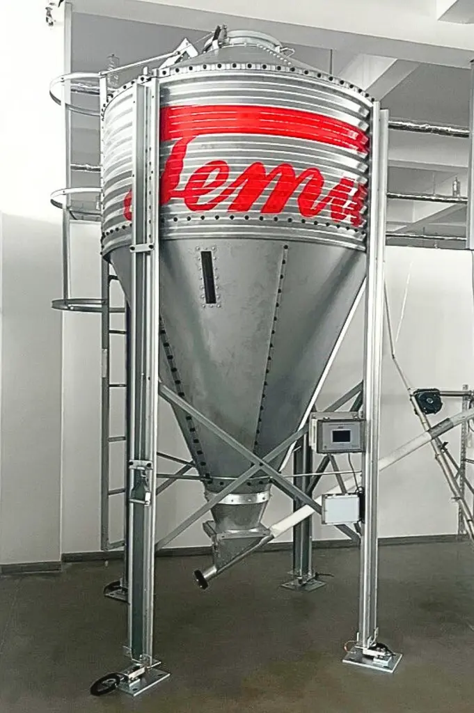 silos02.webp